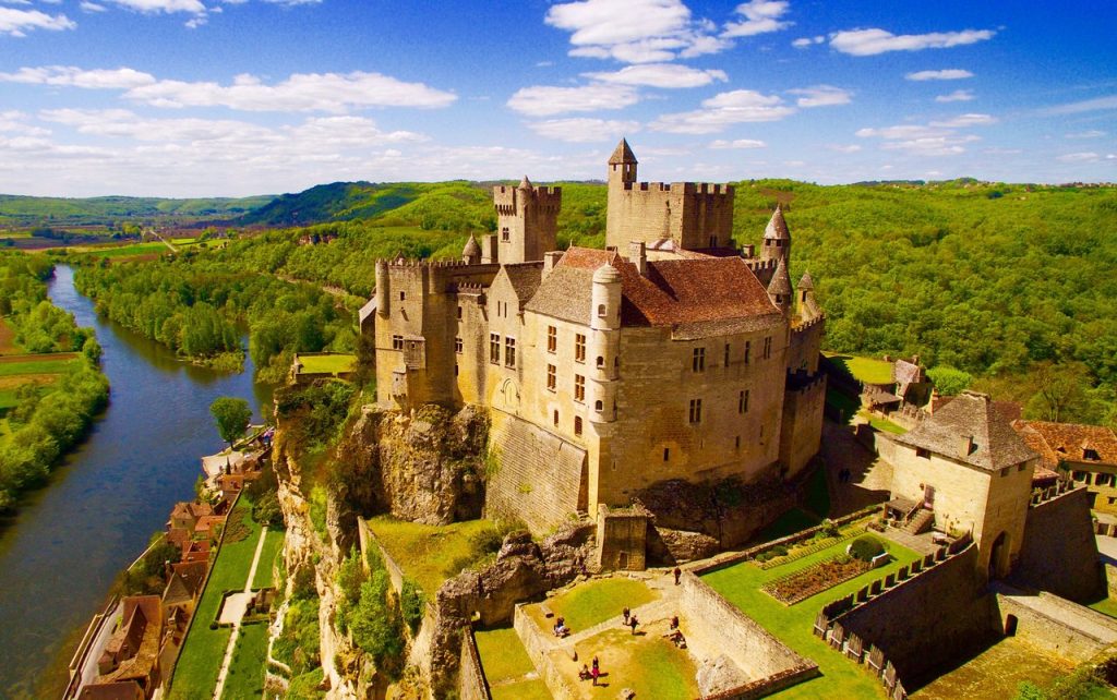 Location au bord de l’eau en Corrèze